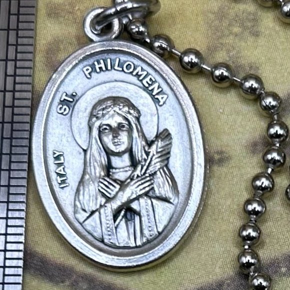 Saint St Philomena Italy Religious Medal Steel Chain Charm Necklace - Picture 1 of 4